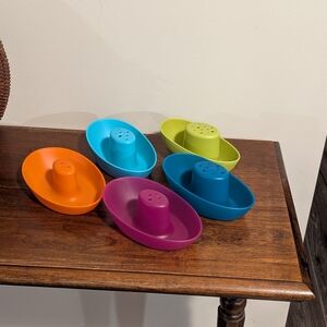 Boon. Colorful Floating Boat Stackable sorting Bath Learning Toys For Toddlers.